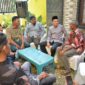 Wakil Gubernur Aceh, H.Fadhlullah, SE dan Istri Peusijuk dan menggelar Open House Lebaran Idul Fitri 1446 H/2025 M bersama dengan Masyarakat Gampong Blang Baro, Kecamatan Glumpang Baro, Kabupaten Pidie, Kamis, (3/4/2025). Foto :  roadpim