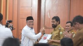 Gubernur Aceh Muzakir Manaf Terima Hasil Pemeriksaan Laporan Keuangan Pemerintah Aceh Tahun 2024 dari BPKP
