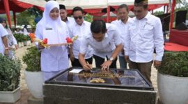 Gubernur Aceh, Muzakir Manaf diwakili oleh Pelaksana Tugas Sekda Aceh, M. Nasir, meresmikan Instalasi Rehabilitasi Terpadu Kuta Malaka di Rumah Sakit Jiwa (RSJ) Aceh, Rabu, (16/4/2025). Peresmian itu sebagai langkah nyata dalam meningkatkan layanan kesehatan jiwa yang inklusif dan berkelanjutan di Aceh.