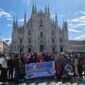 Rombongan Manajemen Persiraja foto bersama di depan Duomo Milano, Italia, Jumat (18/04/2025). Foto : MO Persiraja