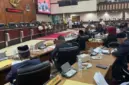 Rapat paripurna DPR Aceh tentang Penetapan Draf Revisi UUPA di Gedung Utama Parlemen, Banda Aceh, Rabu, (21/5/2025). Foto: Ist