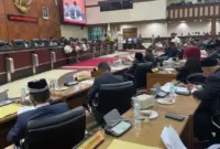 Rapat paripurna DPR Aceh tentang Penetapan Draf Revisi UUPA di Gedung Utama Parlemen, Banda Aceh, Rabu, (21/5/2025). Foto: Ist