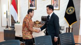 Wakil Gubernur Aceh, Fadhlullah didampingi Juru Bicara Pemerintah Aceh, Teuku Kamaruzzaman, dan sejumlah Anggota DPR Aceh, saat bertemu Menteri Hukum Supratman Andi Agtas, di Kementerian Hukum, Jakarta, Rabu (28/5/2025).
