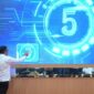 Asisten III Sekda Aceh, Muhammad Diwarsyah, meluncurkan aplikasi Tugas Belajar SIKULA (Sistem Informasi Tugas Belajar) di Kantor BPSDM Aceh, Rabu (14/5/2025). Aplikasi ini dihadirkan sebagai bagian dari transformasi digital dalam layanan kepegawaian, khususnya dalam mendukung peningkatan kapasitas Aparatur Sipil Negara (ASN) di Aceh. Foto: Humas Aceh