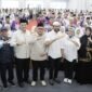 Gubernur Aceh Muzakir Manaf menghadiri acara pelepasan keberangkatan jemaah calon haji Embarkasi Aceh tahun 1446 H/2025 M di Asrama Haji Banda Aceh, Sabtu, (17/5/2025).  Foto: Humas Aceh