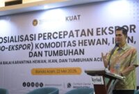 Pelaksana Tugas Sekretaris Daerah Aceh M Nasir, membuka secara resmi Sosialisasi Percepatan Ekspor (Go-Ekspor) Komoditas Hewan, Ikan dan tumbuhan, di Aula Kyriad Muraya Hotel Banda Aceh, Kamis (22/5/2025). Foto: Humas Aceh