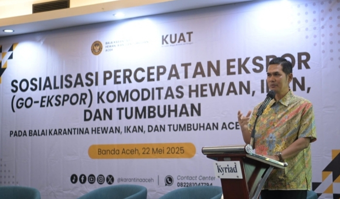 Pelaksana Tugas Sekretaris Daerah Aceh M Nasir, membuka secara resmi Sosialisasi Percepatan Ekspor (Go-Ekspor) Komoditas Hewan, Ikan dan tumbuhan, di Aula Kyriad Muraya Hotel Banda Aceh, Kamis (22/5/2025). Foto: Humas Aceh
