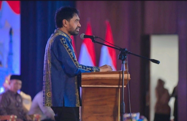 Gubernur Aceh, Muzakir Manaf menghadiri peluncuran dan dialog percepatan musyawarah desa khusus (Musdesus) dan Pembentukan Koperasi Desa/Koperasi Merah Putih, yang dihadiri Wakil Menteri Koperasi RI Ferry Juliantono dan Wakil Menteri Dalam Negeri RI Bima Arya, di Balee Meuseraya Aceh Banda Aceh, Kamis (22/05/2025). Foto: Humas Aceh