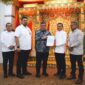 Wakil Gubernur Aceh, H.Fadhlullah SE menyerahkan permohonan oembangunan rumah bagi para kombatan GAM dari Pemerintah Aceh ke Kementrian Perumahan dan Kawasan Permukiman RI, di Aula Rumah Dinas Wakil Gubernur Aceh,.di Pendopo Wakil Gubernur Aceh, jum’at, (20/06/2025).
