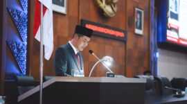 Pemerintah Aceh menyampaikan Raqan Aceh tentang Pertanggungjawaban Pelaksanaan APBA TA 2024 dalam rapat paripurna DPRA, yang dibacakan oleh Plt Sekda Aceh, M. Nasir, mewakili Gubernur Aceh H. Muzakir Manaf, Selasa (24/6/2025).