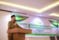 Kepala Dinas Pendidikan Dayah Aceh, Dr. Munawar A Djalil, MA, membuka secara resmi kegiatan Sosialisasi Upaya Pencegahan dan Penanganan Kekerasan di Dayah Tahun 2025, Selasa (24/06/2025) di Hotel Madinatul Zahra, Kecamatan Darul Imarah, Kabupaten Aceh Besar