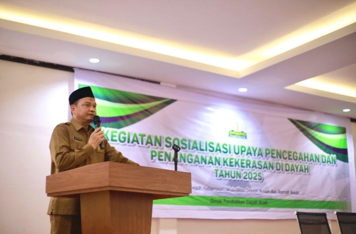 Kepala Dinas Pendidikan Dayah Aceh, Dr. Munawar A Djalil, MA, membuka secara resmi kegiatan Sosialisasi Upaya Pencegahan dan Penanganan Kekerasan di Dayah Tahun 2025, Selasa (24/06/2025) di Hotel Madinatul Zahra, Kecamatan Darul Imarah, Kabupaten Aceh Besar