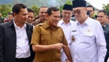 Wakil Gubernur Aceh, H. Fadhlullah, S.E., bersama Unsur Forkompinda Aceh, serta pihak terkait lainnya, mengikuti secara virtual Peluncuran 80.000 Koperasi Desa/Kelurahan Merah Putih oleh Presiden RI, Prabowo Subianto, di Koperasi Desa Merah Putih Bandar Lampahan, Bener Meriah, Senin, (21/7/2025).