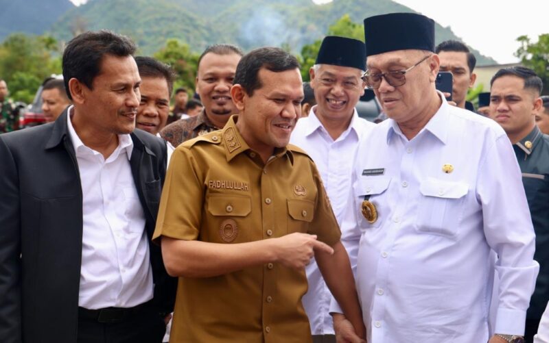 Wakil Gubernur Aceh, H. Fadhlullah, S.E., bersama Unsur Forkompinda Aceh, serta pihak terkait lainnya, mengikuti secara virtual Peluncuran 80.000 Koperasi Desa/Kelurahan Merah Putih oleh Presiden RI, Prabowo Subianto, di Koperasi Desa Merah Putih Bandar Lampahan, Bener Meriah, Senin, (21/7/2025).