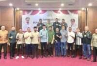 Gubernur Aceh, H. Muzakir Manaf, dalam pertemuan bersama
Bupati dan Walikota se-Aceh bahas strategi mempertahan Otsus secara utuh yang berlangsung di Kantor Badan Penghubung Pemerintah Aceh, Jakarta, Kamis (3/7/2025) malam.
