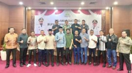 Gubernur Aceh, H. Muzakir Manaf, dalam pertemuan bersama
Bupati dan Walikota se-Aceh bahas strategi mempertahan Otsus secara utuh yang berlangsung di Kantor Badan Penghubung Pemerintah Aceh, Jakarta, Kamis (3/7/2025) malam.