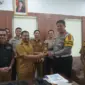 Kepala Badan Pengelolaan Keuangan Aceh (BPKA), Reza Saputra, SSTP., M.Si., menerima kunjungan silaturrahmi dari Direktur Lalu Lintas (Dirlantas) Polda Aceh, Kombes Pol. Deden Supriyatna Imhar, S.I.K., M.H., beserta jajaran di ruang kerjanya, Selasa (22/7/2024).