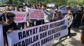 Ratusan warga yang tergabung dalam aliansi “Rakyat Aceh Menggugat