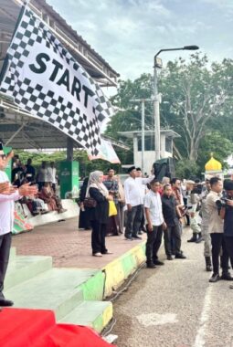 Asisten Administrasi Umum Sekda Aceh Lepas 2.240 Peserta Pawai Tahun Baru Islam 1447 H
