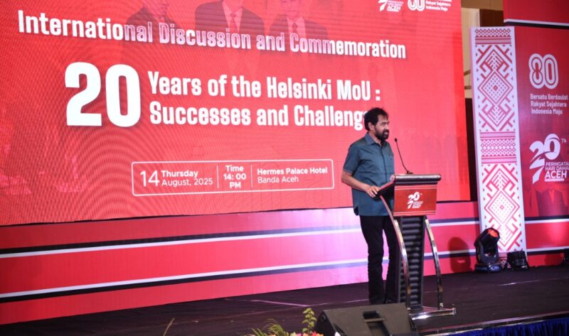 Gubernur Aceh, Muzakir Manaf, Memberi sambutan sekaligus membuka secara resmi International Discussion and commemoration 20 year of the helsinki MoU di Hermes Palace, Kamis (14/08/2025). Foto: Humas Aceh