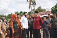 Gubernur Aceh, Muzakkir Manaf bersama Istri Marlina dan Sekda Aceh, M. Nasir meninjau areal Lahan Penanaman Nilam Di Arol Gading Pintu Rima Gayo Bener Meriah, Selasa (9/9/2025)