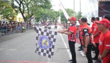Wakil Gubernur Aceh, Fadhlullah, SE, membuka Turnamen RoadRace Pemerintah Aceh 2025 di Stadion Harapan Bangsa, Minggu, (19/10/2025). Foto: Humas Aceh