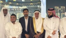 GElAR PERTEMUAN : Gubernur Aceh, H. Muzakir Manaf, melakukan pertemuan dan memaparkan berbagai peluang investasi di Aceh kepada para investor asal Timur Tengah dalam sebuah pertemuan di Kota Makkah Al-mukarramah, Kamis, (26/10/2025). Pertemuan tersebut diinisiasi oleh perusahaan investasi terkemuka Arab Saudi, Sadeen Al-Bait, dan dihadiri oleh pengusaha dari Arab Saudi, Qatar, Sudan, Kuwait, serta Uni Emirat Arab. (Foto: Humas Aceh)