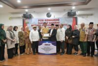 Sekda Aceh M.Nasir bersama Komisi VIII DPR-RI, Perwakilan Kementerian Sosial, BNPB dan Kepala BPJPH mengadakan rapat membahas penanganan banjir dan longsor berlangsung di ruang Potda Kantor Gubernur Aceh, Rabu (10/12/2025).