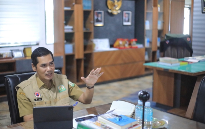 Sekda Aceh M.Nasir, SIP, MPA, menyampaikan bahwa empat kabupaten yang terdampak bencana banjir dan longsor kembali memperpanjang status tanggap darurat dikarenakan cuaca ekstrem yang masih berlangsung, Rabu (31/12/2025). Foto: Humas Aceh