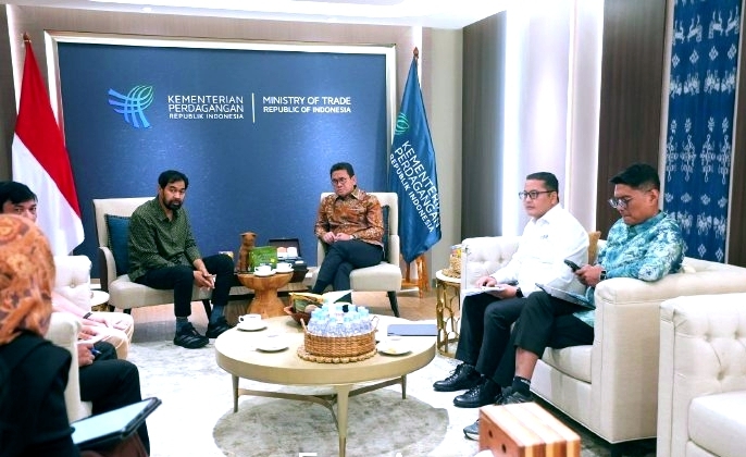 Gubernur Aceh Muzakir Manaf didampingi oleh staf khusus T. Irsyadi dan Kepala Dinas Perindustrian dan Perdagangan Aceh T. Adi Darma, ST bertemu dengan sejumlah Kementerian terkait di Jakarta Senin (19/1/2026).