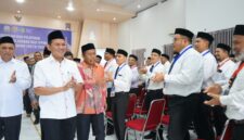 Wakil Gubernur Aceh H.Fadhlullah, SE secara resmi membuka Pendidikan dan Pelatihan Petugas Penyelenggara Ibadah Haji (PPIH) Kloter Embarkasi Aceh Tahun 1447 H/2026 M di Aula Arafah Asrama Haji Banda Aceh, Ahad, (1/02/2026).
