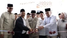 Wakil Gubernur Aceh, H. Fadhlullah, SE di dampingi SKPA terkait menghadiri acara Penyerahan Mock-Up Pesawat Kepada Asrama Haji Prov. Aceh, Ahad, (15/2/2026). Foto: Humas Aceh.