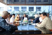 Wakil Gubernur Aceh, Fadhlullah, SE melakukan pertemuan terkait progress Pembangunan Huntara, Huntap & penyaluran DTH Pasca Bencana Hidrometeorologi di Aceh bersama Menko PMK, Mendagri, Mensos di kantor Kemenko PMK, Senin, (23/2/2026). Foto: Humas Aceh.