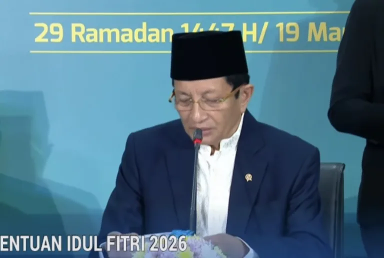 Menteri Agama RI, Nasaruddin Umar mengumumkan hasil sidang isbat nasional penentuan 1 Syawal 1447 H di Kantor Kemenag RI, Kamis, (19/3/2026) malam. (Dok TVRI)