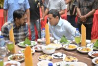 Gubernur Aceh Muzakir Manaf dan Wagub Fadhlullah dalam kegiatan silaturrahmi bersama relawan dan unsur masyarakat di Anjong Mon Mata, Rabu (15/4/2026).