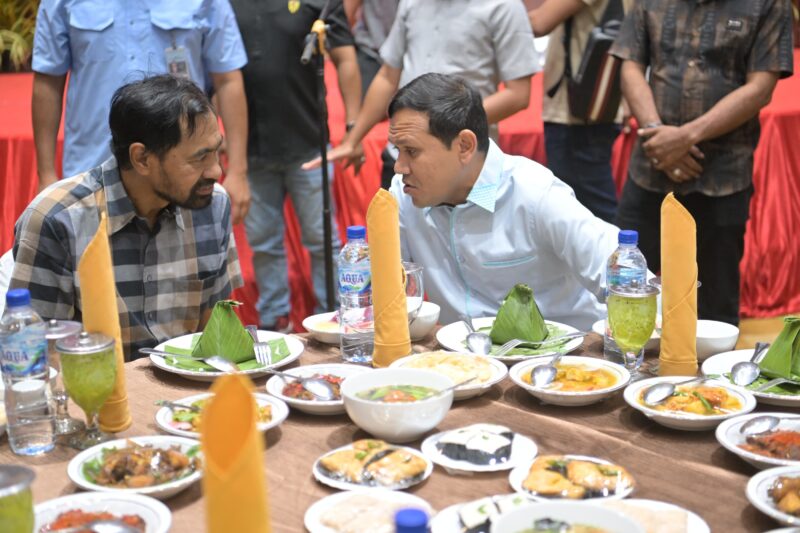 Gubernur Aceh Muzakir Manaf dan Wagub Fadhlullah dalam kegiatan silaturrahmi bersama relawan dan unsur masyarakat di Anjong Mon Mata, Rabu (15/4/2026).