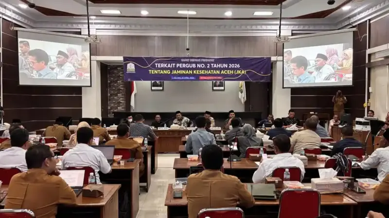 DPRA menggelar Rapat Dengar Pendapat (RDP) terkait polemik Pergub Aceh Nomor 2 Tahun 2026 tentang Jaminan Kesehatan Aceh (JKA) di Ruang Serba Guna DPRA, Selasa (28/4/2026).