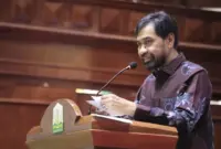 Gubernur Aceh, Muzakir Manaf yang akrab disapa Mualem, membuka Musrenbang RKPA 2027 yang berlangsung di Anjong Mon Mata, Komplek Meuligoe Gubernur Aceh, Kamis (23/04/2026). Foto: Humas Aceh