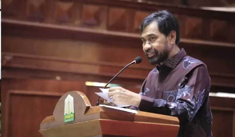 Gubernur Aceh, Muzakir Manaf yang akrab disapa Mualem, membuka Musrenbang RKPA 2027 yang berlangsung di Anjong Mon Mata, Komplek Meuligoe Gubernur Aceh, Kamis (23/04/2026). Foto: Humas Aceh