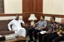 Wakil Gubernur Aceh Fadhlullah melakukan silaturahmi sekaligus pertemuan dengan Duta Besar Uni Emirat Arab untuk Indonesia, Abdulla Salem Al-Dhaheri, di Kedutaan Besar UEA Jakarta, Senin (25/5/2026). Foto: Humas Aceh.