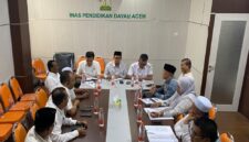 Plt, Dinas Pendidikan Dayah Aceh yang diwakili oleh Kepala Bidang Sumber Daya Manusia, Andriansyah, S.Ag, M.H menerima audiensi Ketua Banleg DPRK Pidie Jaya Nazaruddin Ismail, Asisten II Setdakab Pidie Jaya, Kepala Dinas Pendidikan Dayah  Pidie Jaya dan Jajarannya Kamis (4/5/2026) di Ruang Rapat Lantai II Dinas Pendidikan Dayah Aceh