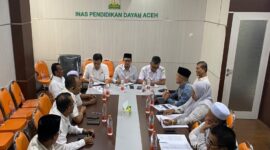 Plt, Dinas Pendidikan Dayah Aceh yang diwakili oleh Kepala Bidang Sumber Daya Manusia, Andriansyah, S.Ag, M.H menerima audiensi Ketua Banleg DPRK Pidie Jaya Nazaruddin Ismail, Asisten II Setdakab Pidie Jaya, Kepala Dinas Pendidikan Dayah  Pidie Jaya dan Jajarannya Kamis (4/5/2026) di Ruang Rapat Lantai II Dinas Pendidikan Dayah Aceh