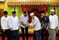 Gubernur Aceh, Muzakir Manaf di dampingi Asisten 1, Drs. Syakir M.Si serta SKPA terkait menerima kunjungan Ketua Majelis Permusyawaratan Ulama (MPU) Aceh Tgk Faisal Ali dan jajarannya di Meuligoe Gubernur Aceh, Rabu (3/6/2026). Foto: Humas Aceh.