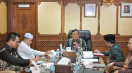 Wakil Gubernur Aceh Fadhlullah menerima kunjungan audiensi Majelis Permusyawaratan Ulama (MPU) Aceh di ruang kerjanya, Kamis (4/6/2026). Foto: Humas Aceh