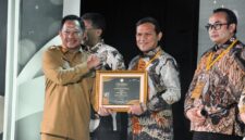 Pemerintah Aceh kembali menorehkan prestasi gemilang dalam ajang Anugerah Adinata Syariah 2026 yang digelar di Auditorium Bank Mega, Jakarta Selatan, Senin malam (6/7/2026). Foto : Humas Aceh