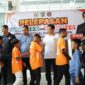 Ketua DPRK Banda Aceh, Irwansyah ST, secara resmi melepas dua tim sepak bola usia dini asal Banda Aceh