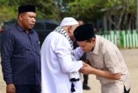 Wagub Fadhlullah disambut oleh Pimpinan Dayah, dewan guru beserta para santri saat bersilaturrahmi dalam rangka memperkuat hubungan antara umara dan ulama Rabu,(22/7/2026) di Dayah Abu Paya Pasi