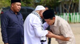 Wagub Fadhlullah disambut oleh Pimpinan Dayah, dewan guru beserta para santri saat bersilaturrahmi dalam rangka memperkuat hubungan antara umara dan ulama Rabu,(22/7/2026) di Dayah Abu Paya Pasi