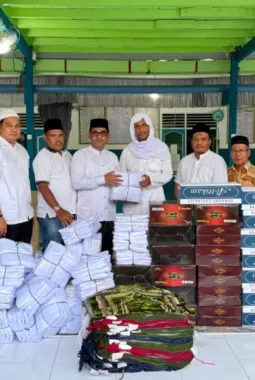 Salurkan Bantuan ke Dayah Rahmatul Huda, Ini Harapan Plt Kadis Pendidikan Dayah Aceh