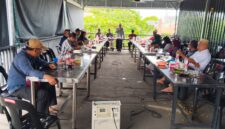 Tim Relawan Anies P-24 menggelar silaturrahmi, melanjutkan konsolidasi dan penggalangan dukungan menuju pilpres 2029 di Sentra Kopi Batoh Banda Aceh, Selasa (18/8/2026).